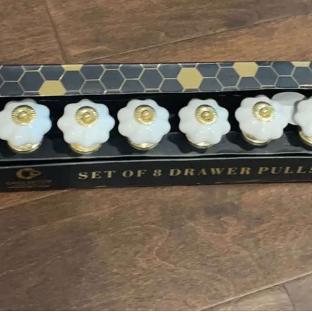Casa Decor 8 Drawer Pulls Knobs  Home Decor Off White Gold  Handcrafted Ceramic